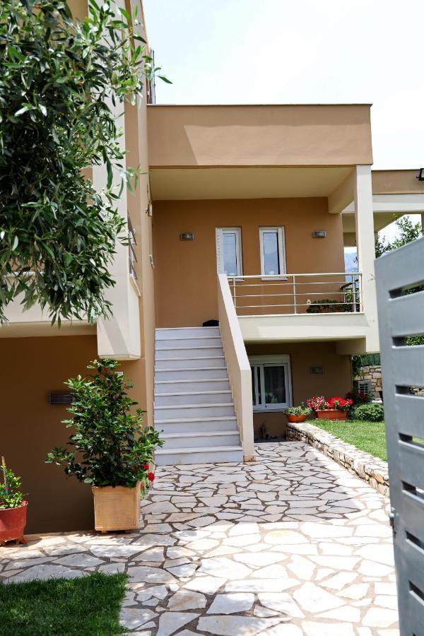 Fou'S Apartment Nafpaktos Exteriör bild